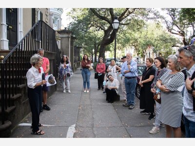 Explore the streets of Charleston